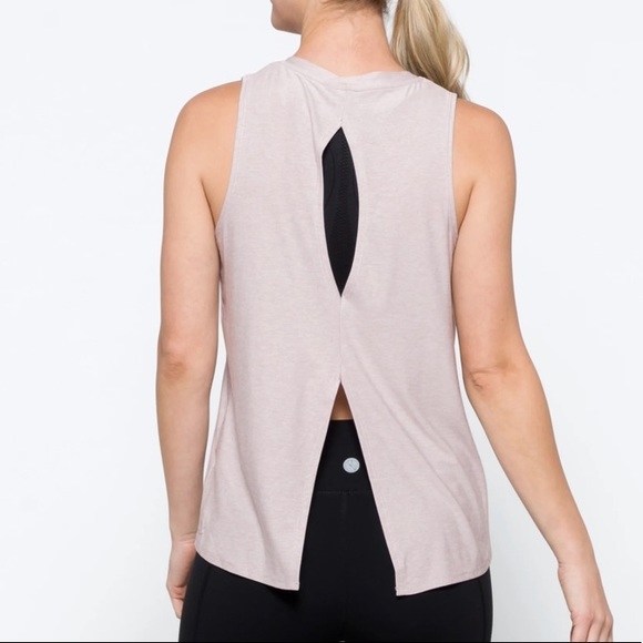 Gently worn! Beyond Yoga All About It Split Tank Size M in Tan - Picture 2 of 7